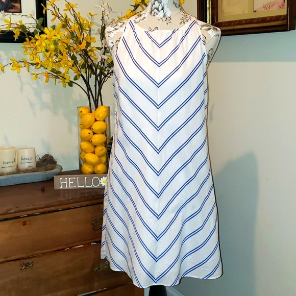 J. Crew Dresses & Skirts - J.CREW, sleeveless and line 👗